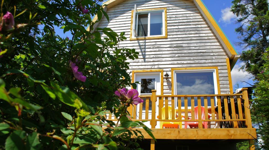 Chalets Du Bout Du Monde Gaspe Ruang foto